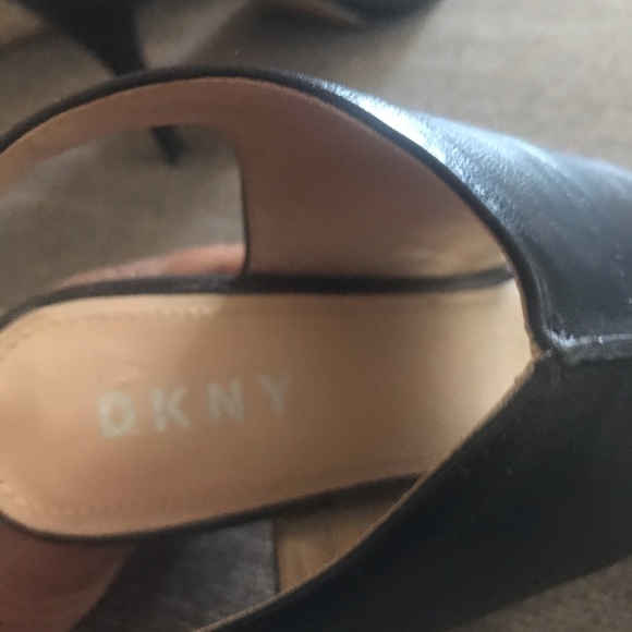 Heels - Picture 2 of 3